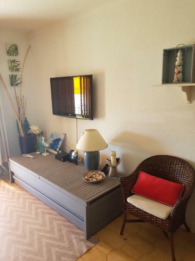 Sunny Holidays Apartment *