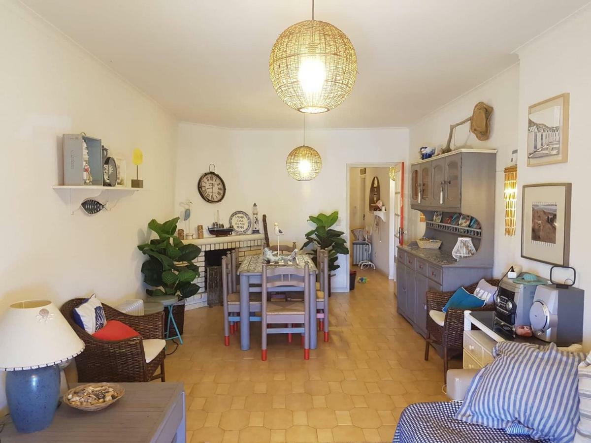 Sunny Holidays Apartment
